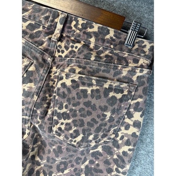 Abercrombie Fitch The Baggy Low Rise Leopard Print Jeans - Picture 10 of 13